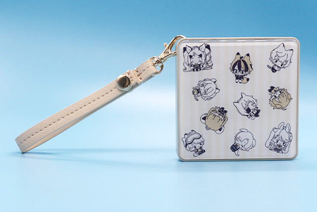 ちびキャラと果物がかわいい！両面楽しめるモバイルバッテリー