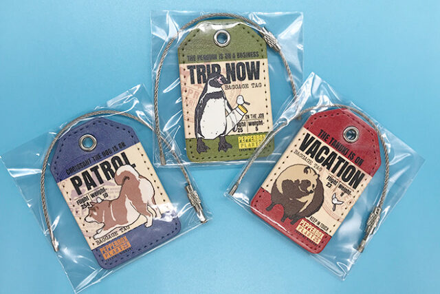 アースカラーと3匹の動物が調和するPUレザーキーホルダー