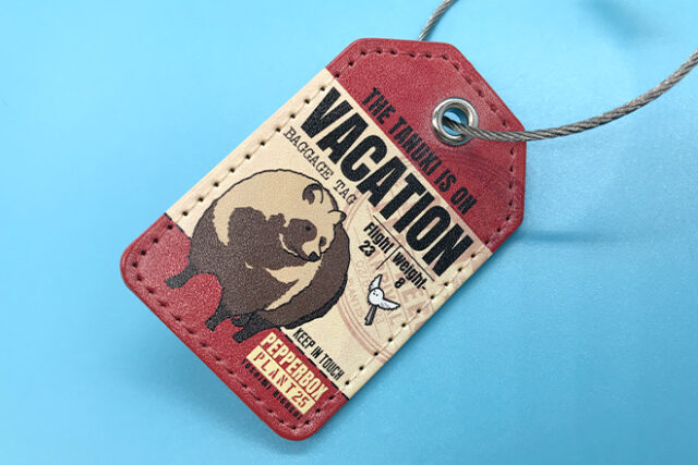 アースカラーと3匹の動物が調和するPUレザーキーホルダー