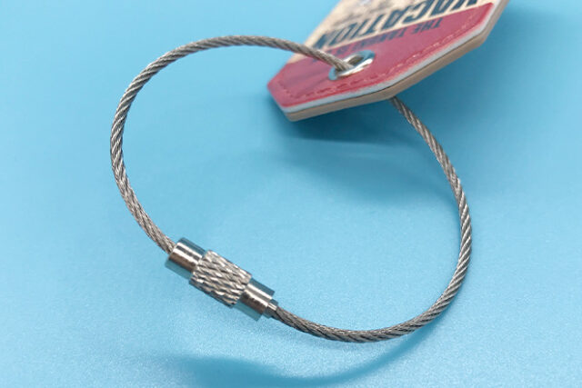 アースカラーと3匹の動物が調和するPUレザーキーホルダー