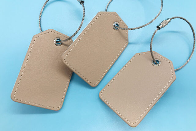 アースカラーと3匹の動物が調和するPUレザーキーホルダー