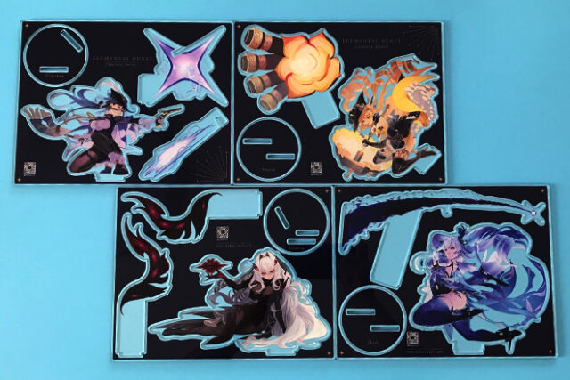 躍動と色彩のコントラストが美しいアクリルスタンド（プレートタイプ）