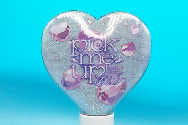 弾ける笑顔が光る！ハート型立体ペンライト