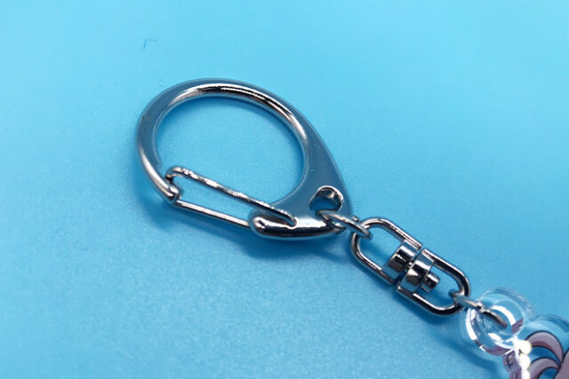 元気な笑顔とふわもこキャラがかわいい連結アクリルキーホルダー