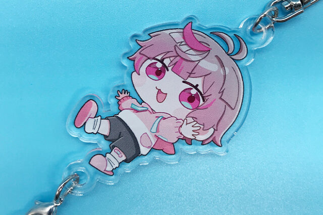 元気な笑顔とふわもこキャラがかわいい連結アクリルキーホルダー