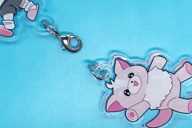 元気な笑顔とふわもこキャラがかわいい連結アクリルキーホルダー