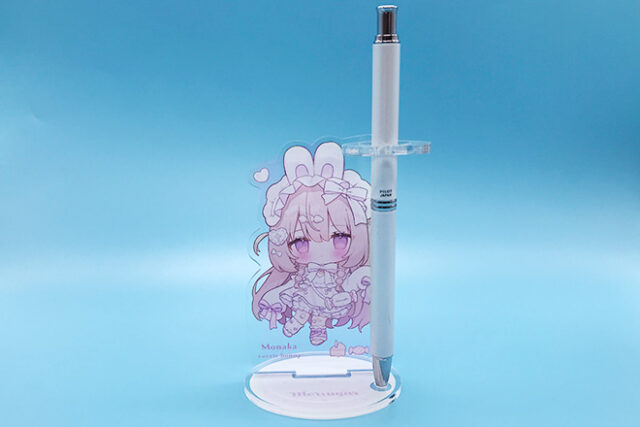 ベビーフェイスに癒やされるアクリルペンスタンド