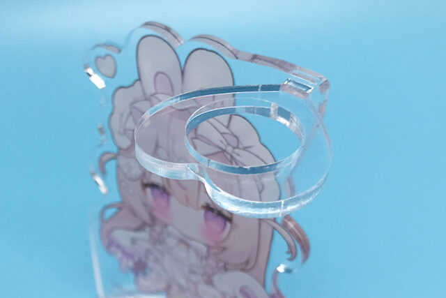 ベビーフェイスに癒やされるアクリルペンスタンド