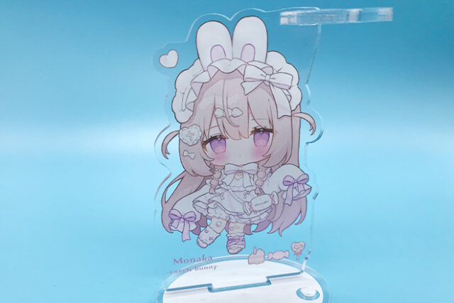 ベビーフェイスに癒やされるアクリルペンスタンド