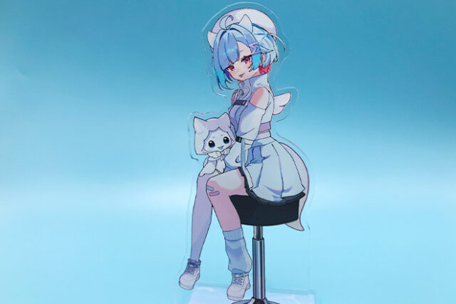 対照的な二人が彩るアクリルスタンド（プレートタイプ）