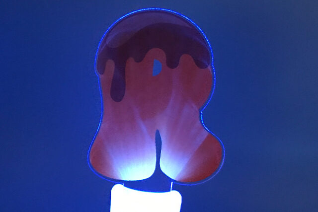 とろ～りソースがかかった美味しそうなアクリルペンライト