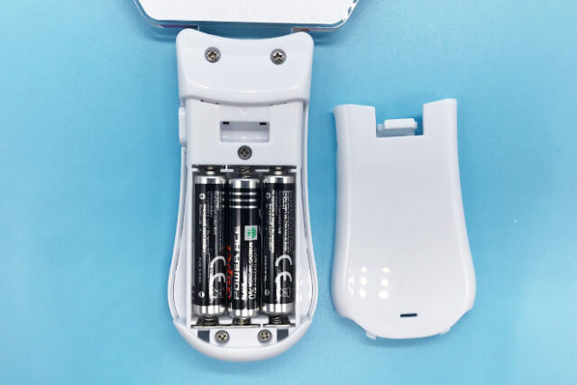 ギャルの笑顔がかわいいアクリルペンライト