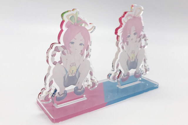 表情豊かな二人組が魅力のアクリルスタンド（プレートタイプ）