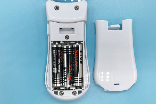 柔らかい丸文字と双葉が光るアクリルペンライト