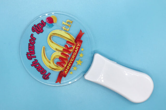 60th記念を彩る華やかなアクリルペンライト