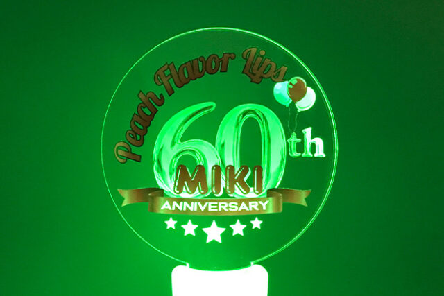 60th記念を彩る華やかなアクリルペンライト