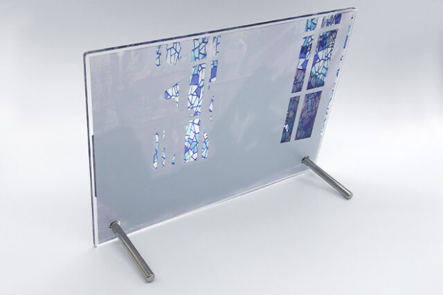 洋館の光彩に包まれた二人を描くアクリルパネル