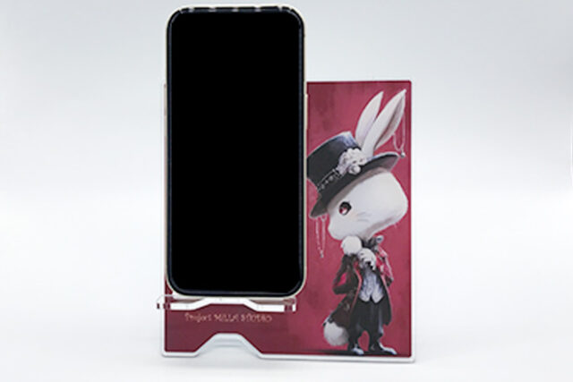 白いウサギが彩るクラシカルなアクリルスタンド