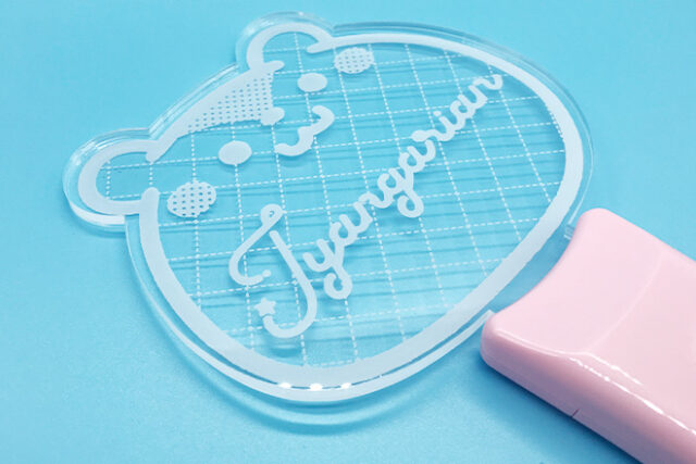 ぽってりイラストがかわいいピンクグリップのペンライト