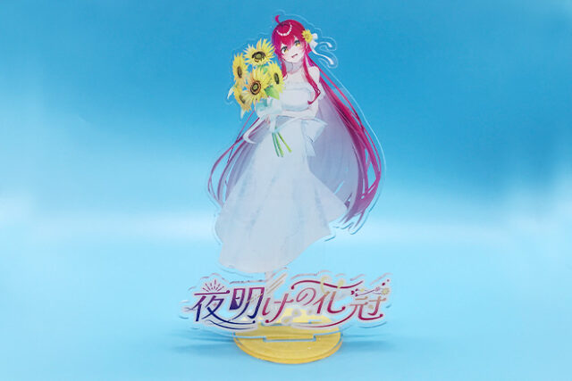 赤髪の女の子がヒマワリを抱くアクリルスタンド