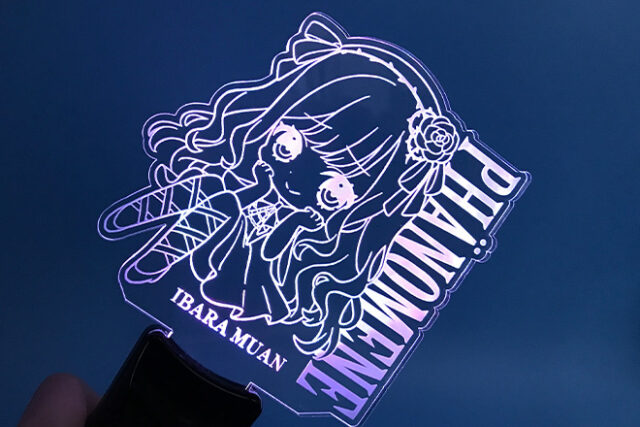 ロングヘアキャラと大文字で魅せるペンライト