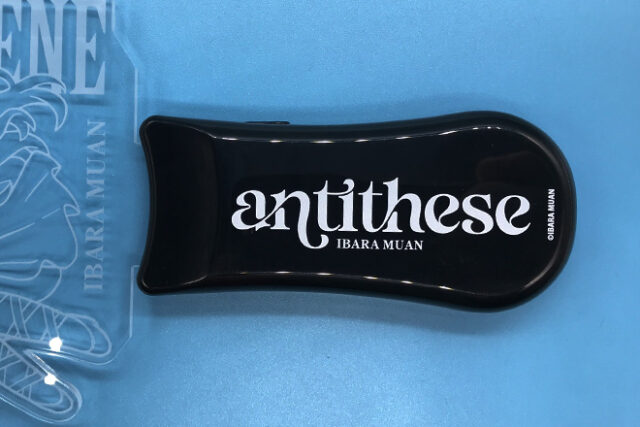 ロングヘアキャラと大文字で魅せるペンライト