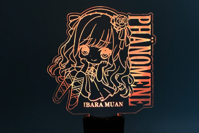 ロングヘアキャラと大文字で魅せるペンライト