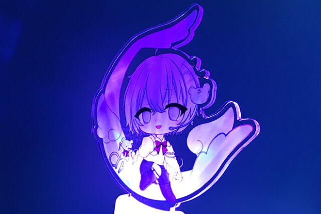 ふんわり白羽に腰かける癒しのペンライト（オリジナル型）