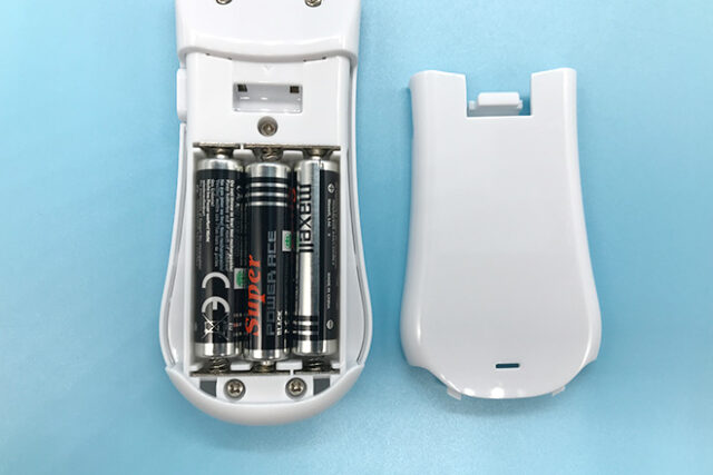 羽根ペンが物語を灯すアクリルペンライト