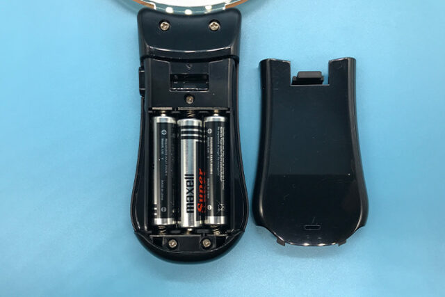 オレンジの背景に笑顔が光るアクリルペンライト