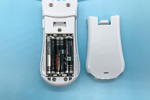 仮面舞踏会を思わせるハートデザインのペンライト