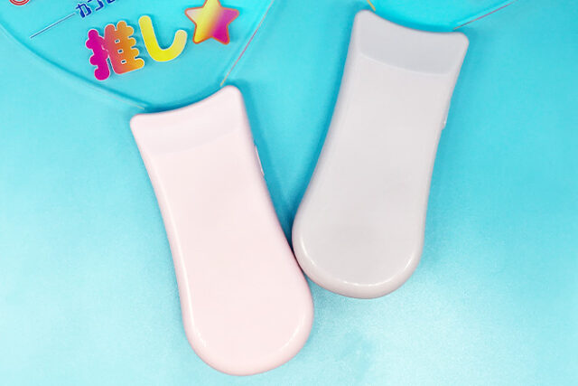 カラフルイラストと2色グリップで楽しむペンライト