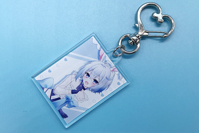 ウサ耳が似合うイラストのアクリルキーホルダー