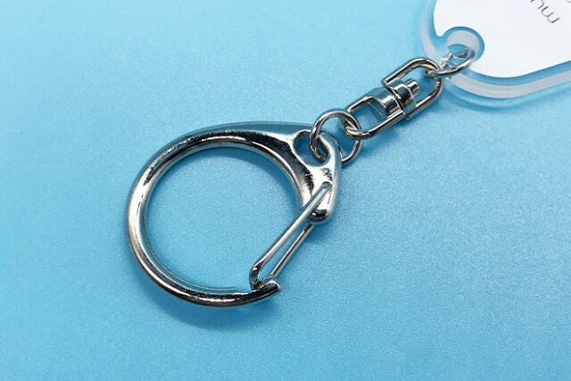 白が引き立つ女性フォトデザインのモーテルキーー