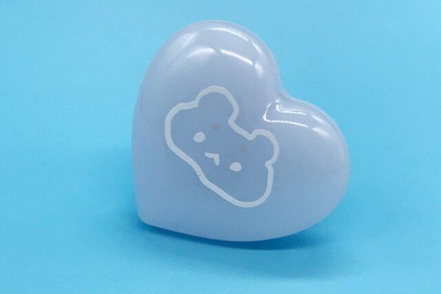 手書き風のアニマルに心が和むハート形のリングライト