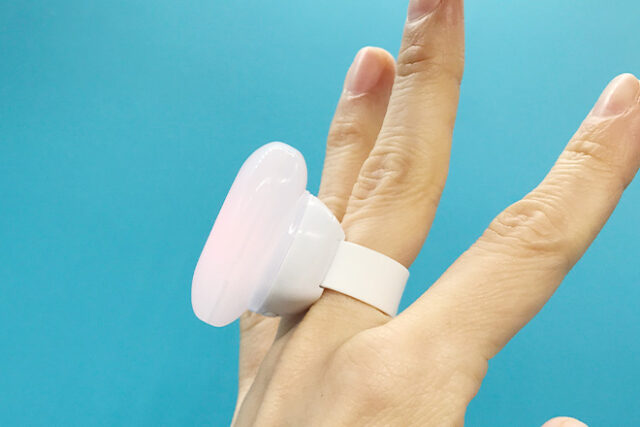 手書き風のアニマルに心が和むハート形のリングライト