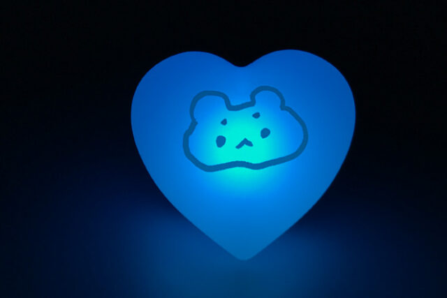 手書き風のアニマルに心が和むハート形のリングライト