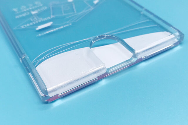 淡彩グラデが映える上品な印象のPCクリアパスケース