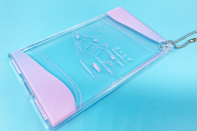 淡彩グラデが映える上品な印象のPCクリアパスケース