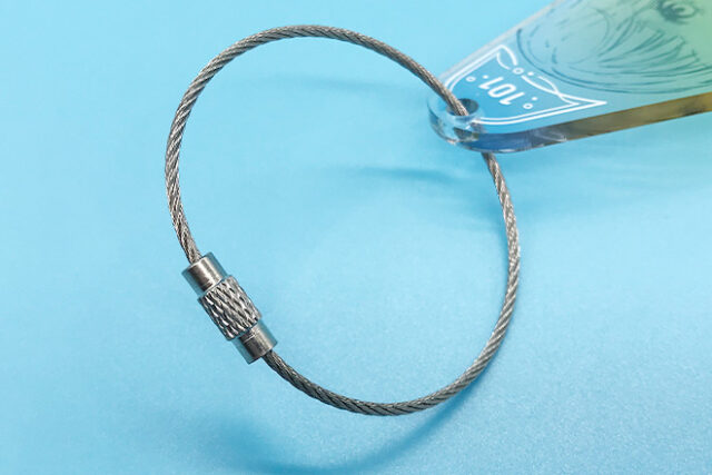 線画とグラデーションが美しいアクリルモーテルキー