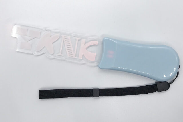 文字のデザインを際立たせるレーザー彫刻ペンライト