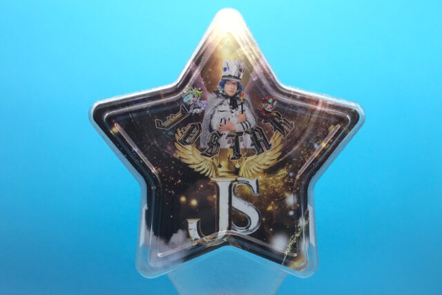 黒と金の配色が豪華！デザインが際立つ星型立体ペンライト